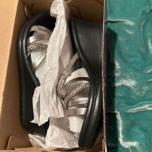 Sketchers slip on sandals